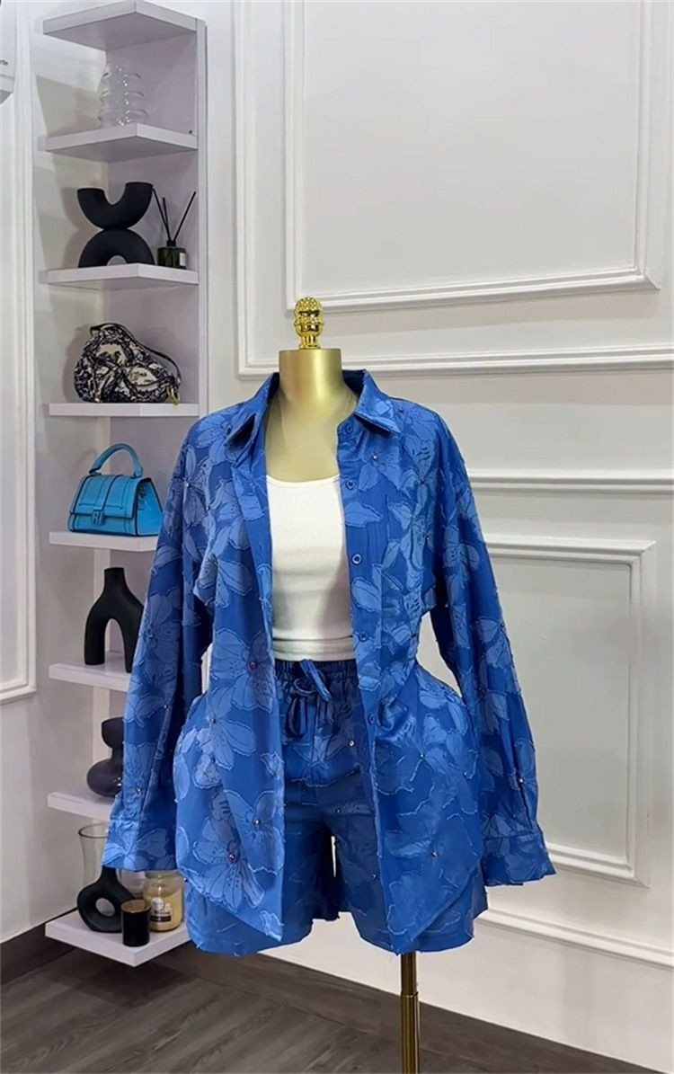 Ensemble deux pièces bleu vif de chemise à manches longues