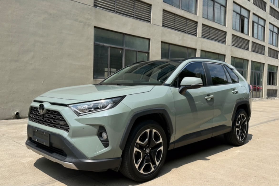 Toyota RAV4 2021 – Édition Premium – Moteur 2,0 L, CVT, 2 roues motrices - Voiture d'occasion clean