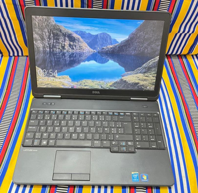 * DELL LATITUDE E5540 * Core i5  Ram 8gb  HDD 500gb Processeur 2.60GHz 4ème generation