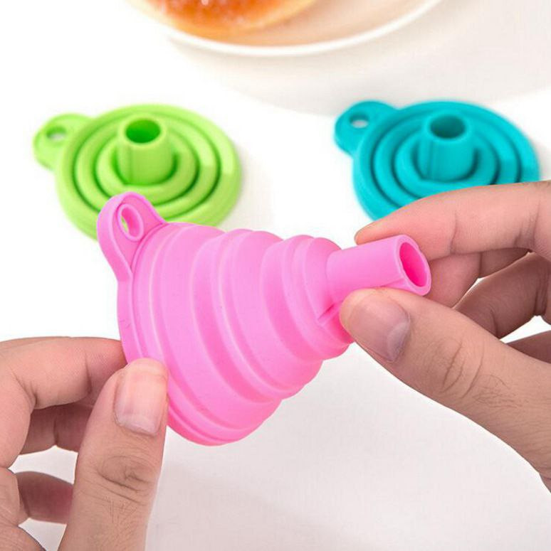 Mini entonnoir universel pliable, entonnoir domestique  en silicone de petit diamètre pour la cuisine pour verser l'huile