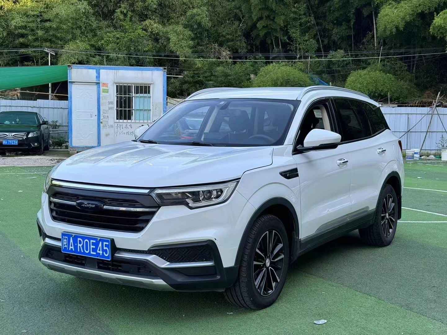 Voiture d'occasion Zotye T500 de 1er choix année 2018 toit panoramique automatique peinture originale