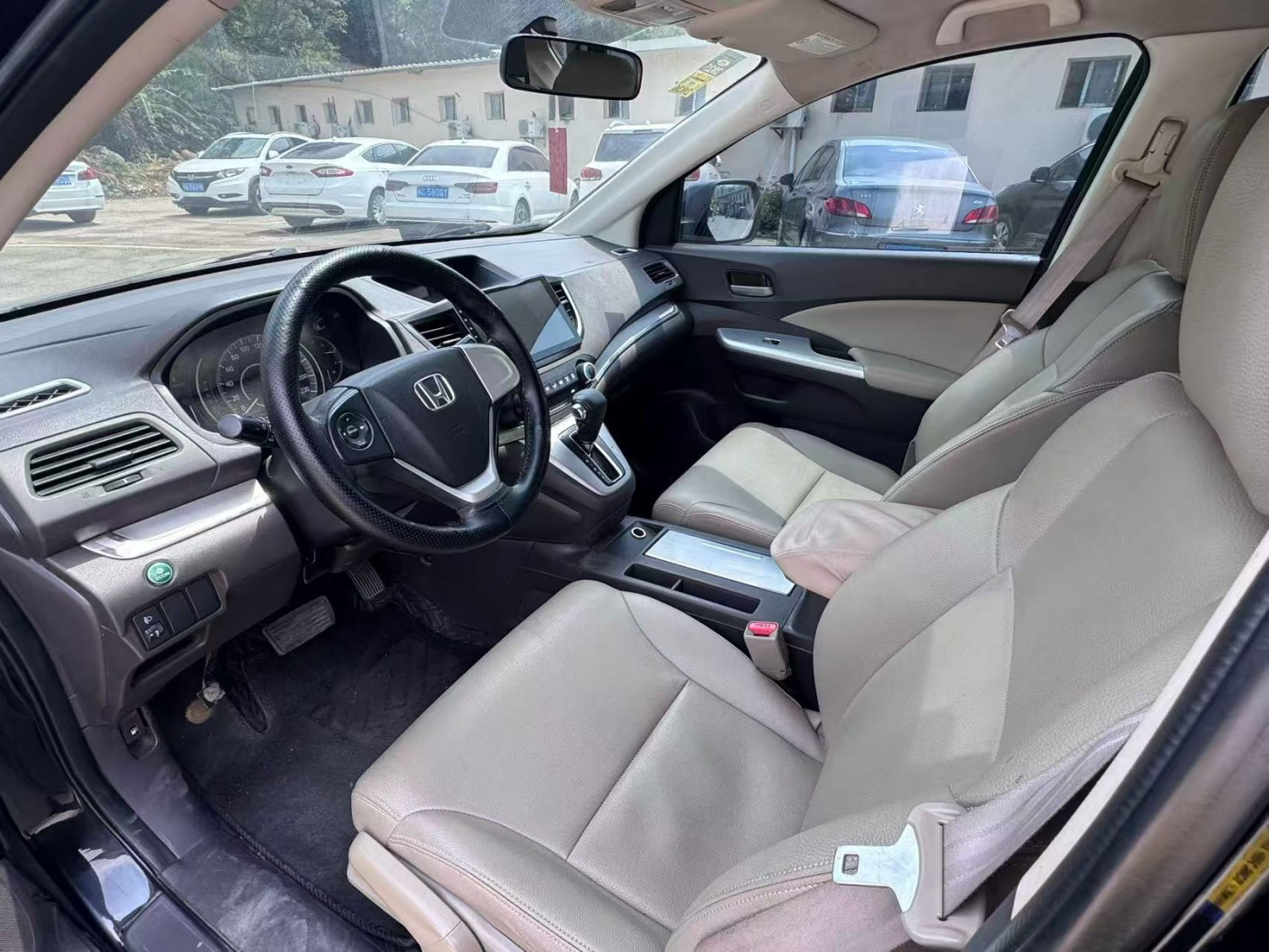 Honda CRV 2.0L automatique de 2013, transmission impeccable, châssis robuste, garde au sol élevée et intérieur spacieux, 29 800 RMB (paiement comptant uniquement).