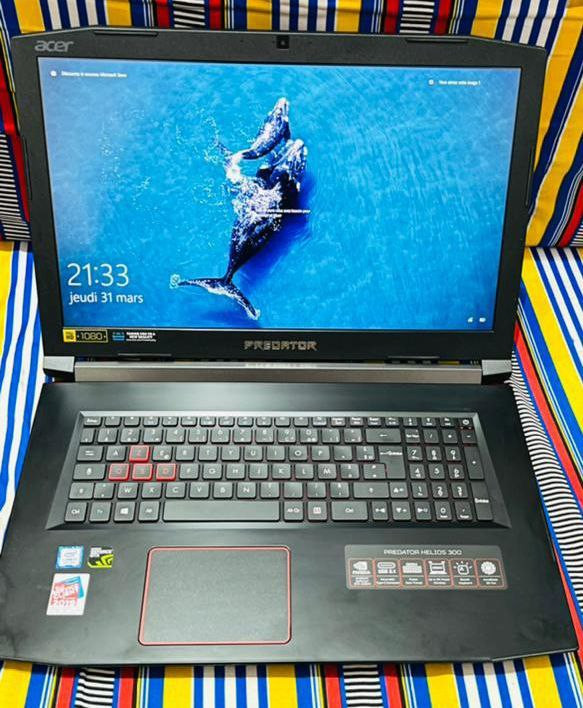 *PC Gameur PREDATOR HELIOS 300 Core i7 slim* 8th génération