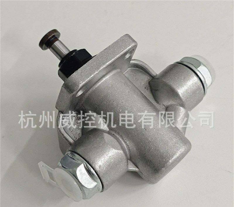 Pompe d'alimentation en carburant (ou pompe de transfert) souvent utilisée dans les moteurs diesel de véhicules lourds,