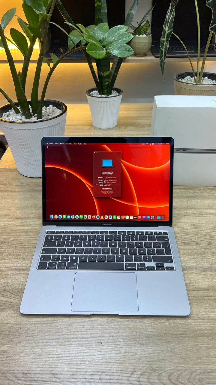 * MACBOOK AIR ? *  Neuf en carton   Core i7 Ram 16gb SSD 512gb Année 2020