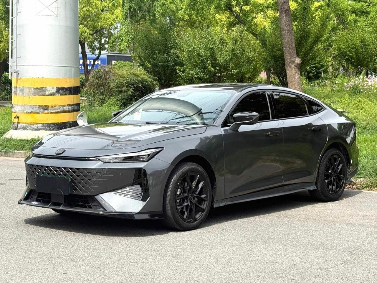 Changan modèle 2024 UNI-V 1.5T 2WD Édition Premium Automatique tout comme neuf