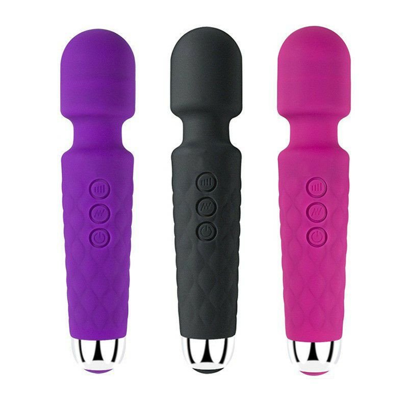 Vibromasseurs baguette (AV wands) rechargeables en silicone, disponibles en coloris noir, rose et violet.