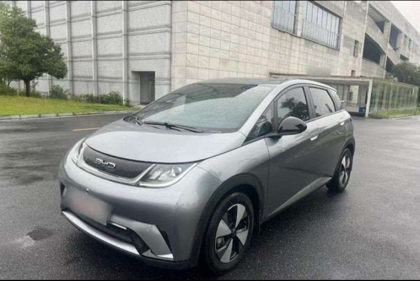 BYD Dolphin 2023 420 km Édition Liberté Automatique - Voiture d'occasion propre