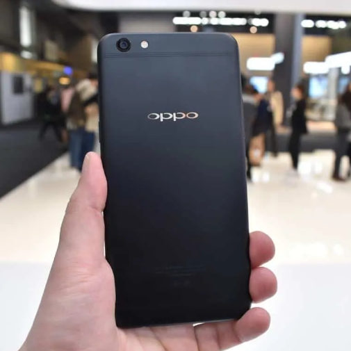 OPPO R9S téléphone portable d'occasion Android téléphone de jeu intelligent complet Netcom R9 or 4G + 64G complet Netcom 90% nouveau