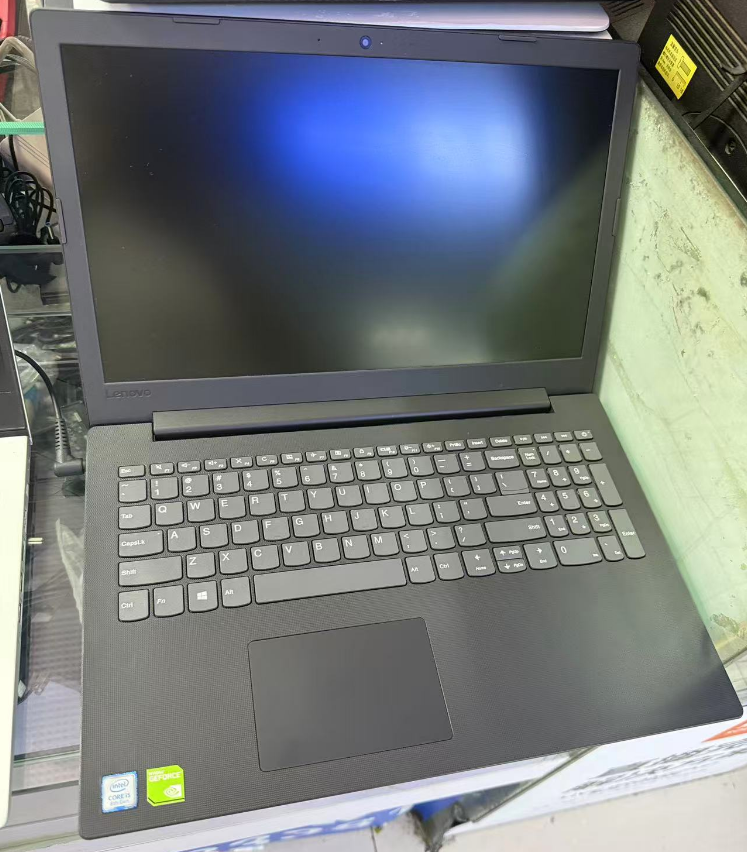 PC Lenovo d’occasion en bon état, idéal pour le travail et les études – Core i5 / 12 Go RAM / 500 Go / GPU 2 Go