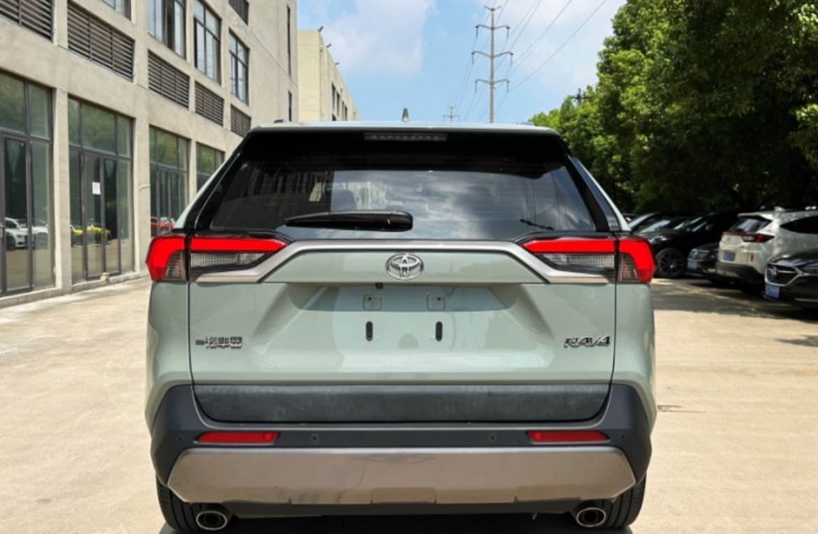 Toyota RAV4 2021 – Édition Premium – Moteur 2,0 L, CVT, 2 roues motrices - Voiture d'occasion clean